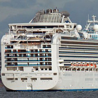 Круизный лайнер Diamond Princess